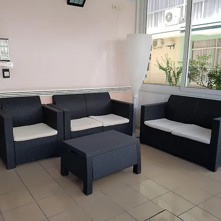 Mizar فندق ريميني